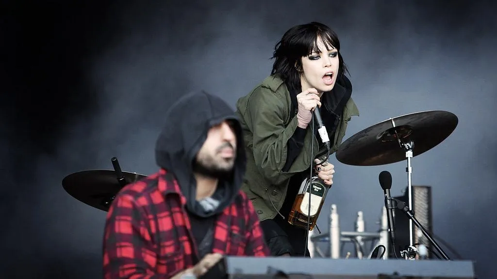 Учасники Crystal Castles alt